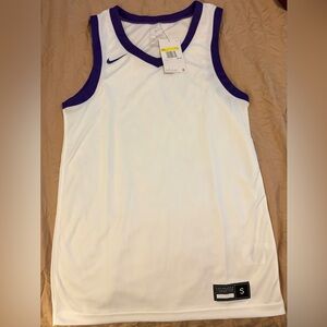Nike White and Purple Men's Crossover Jersey

DC2322-110

Brand New never worn